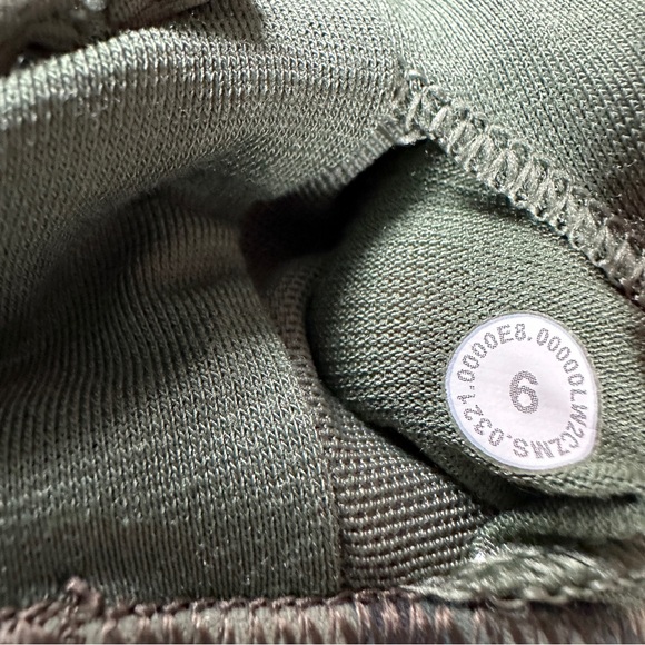 EUC Lululemon Flow Y Nulu Bra in Botanical Bloom Green Twill Multi Size 6 - Picture 6 of 14